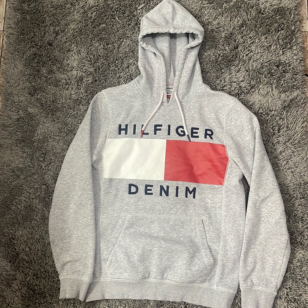 Tommy hilfigure hoodie!